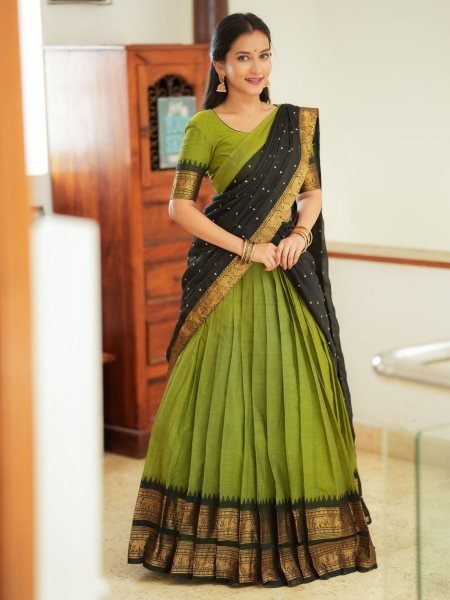 Elegant Green Kanjivaram Silk Lehenga Choli with Zari Weaving and Georgette Dupatta  Lehenga