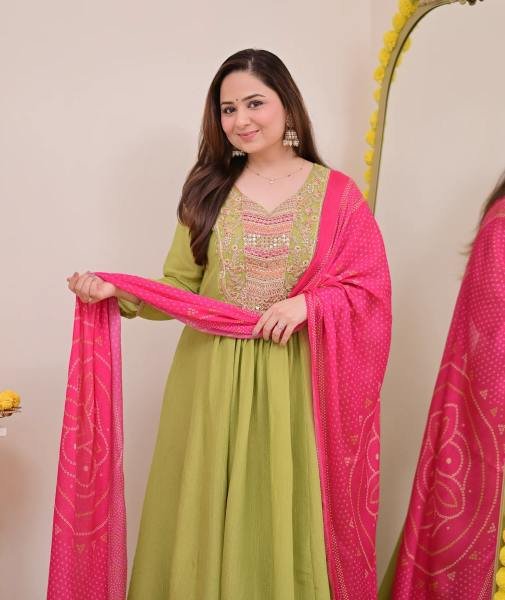 Elegant Green Silk Embroidery Dress Set With Pink Dupatta For Woman At Best Rates Embroidery Kurtis 