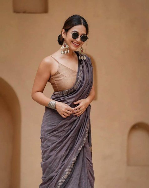 Elegant Grey Printed Saree with Matching Satin Banglory Blouse Piece Cotton Sarees Wholesale