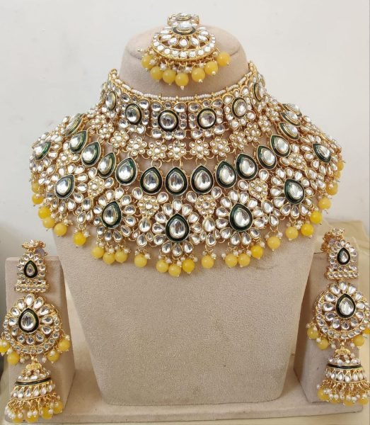 Elegant Heavy Kundan Necklace Set with Earrings  & Tikka Perfect for Wedding Looks Fashion Accessories Wholesale