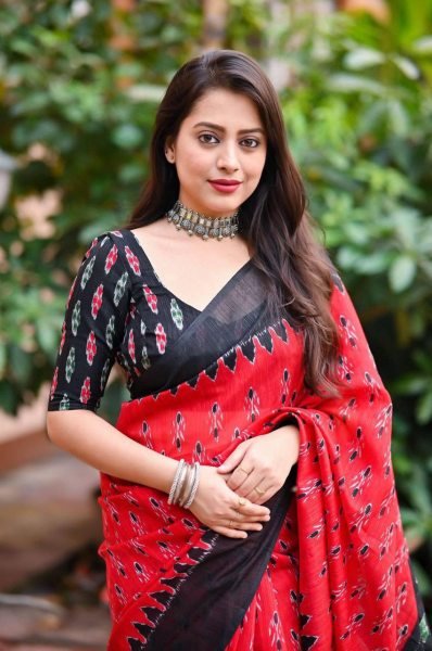 Elegant Linen Cotton Printed Saree in Beige Pure Fabric with Digital Patterns Cotton Tassels Best Rate for Resellers Printed Cotton Sarees Wholesale