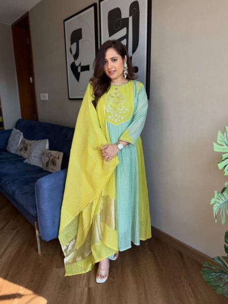 Elegant  Mul Chanderi Kurta Pant Set with Beautiful Banarasi Lagadi Duppta for Women s Ethnic Collection Kurtis