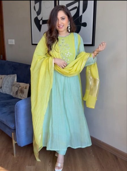 Elegant  Mul Chanderi Kurta Pant Set with Beautiful Banarasi Lagadi Duppta for Women s Ethnic Collection 3 Piece Kurti Set