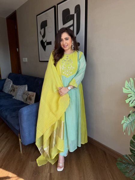 Elegant  Mul Chanderi Kurta Pant Set with Beautiful Banarasi Lagadi Duppta for Women s Ethnic Collection 3 Piece Kurti Set