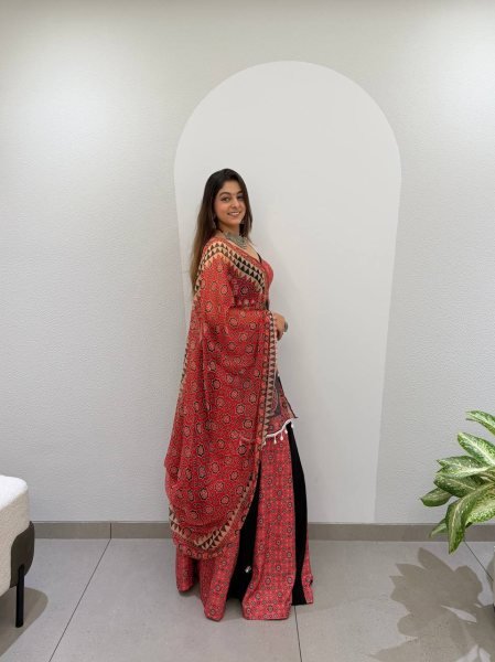 Elegant Red Black Navratri Printed Rayon Lehenga Choli with Real Mirror Work For Navrati Navratri Lehnega Choli
