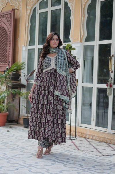 Elegant Side Cut Pure Cotton Kurti Set with Dupatta 3PC Fully Stitched Summer Wear Ready to Wear Collection for Bulk Available  Straight Cut Long Kurtis