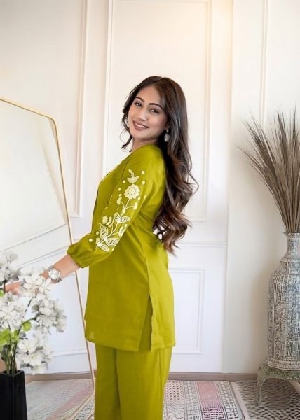 Enchanting Parrot Green Designer Cotton Flex Kurta Pant Co Ord Set with Embroidery CO ORD Sets