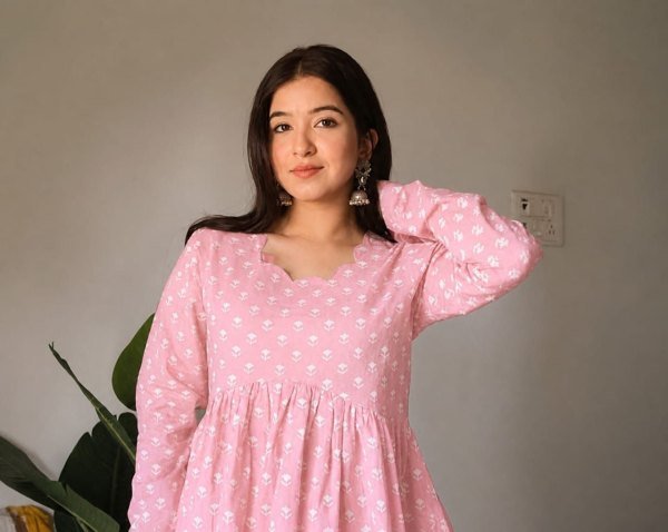 Enchanting Pink Heavy Rayon Printed One Piece Dress with Comfortable Fit at Wholesale Rate Tunics kurti