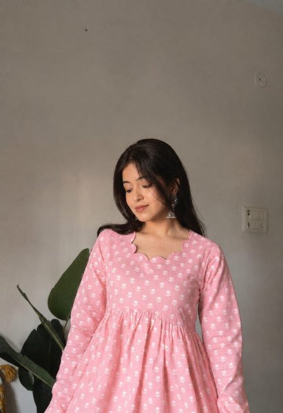 Enchanting Pink Heavy Rayon Printed One Piece Dress with Comfortable Fit at Wholesale Rate Tunics kurti