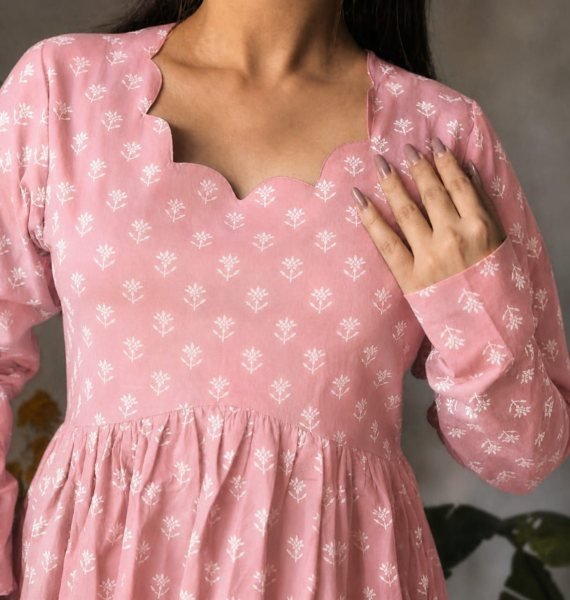 Enchanting Pink Heavy Rayon Printed One Piece Dress with Comfortable Fit at Wholesale Rate Tunics kurti