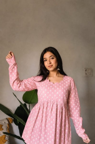 Enchanting Pink Heavy Rayon Printed One Piece Dress with Comfortable Fit at Wholesale Rate Tunics kurti