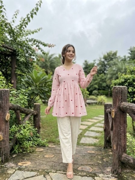 Enduring Pink Cotton Top Pant Set with Heart Embroidery for Summer Wear Tunics kurti