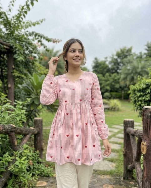 Enduring Pink Cotton Top Pant Set with Heart Embroidery for Summer Wear Tunics kurti
