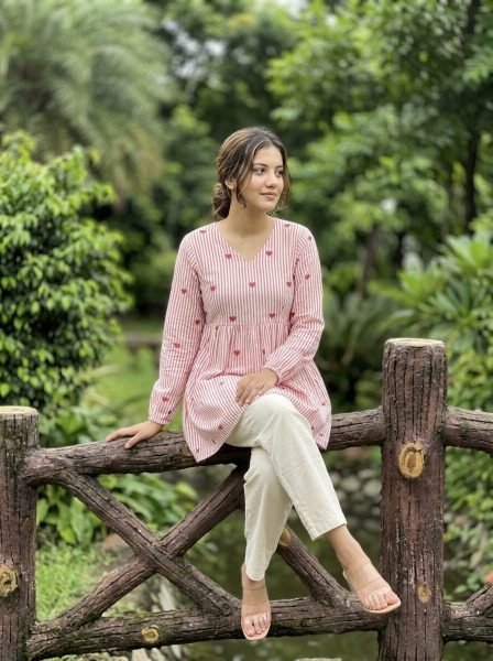 Enduring Pink Cotton Top Pant Set with Heart Embroidery for Summer Wear Tunics kurti