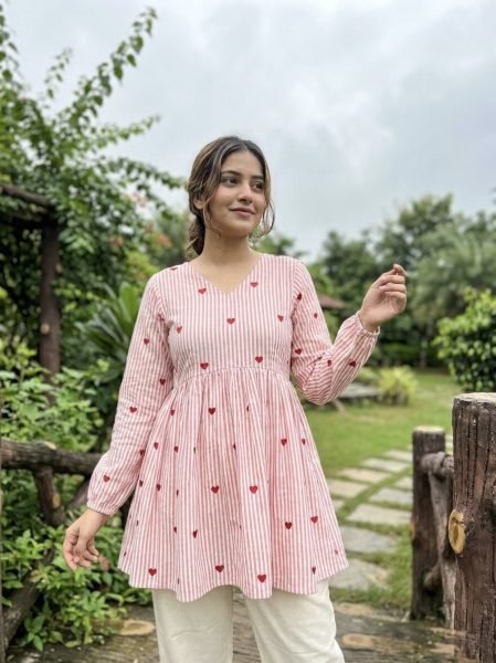 Enduring Pink Cotton Top Pant Set with Heart Embroidery for Summer Wear Tunics kurti