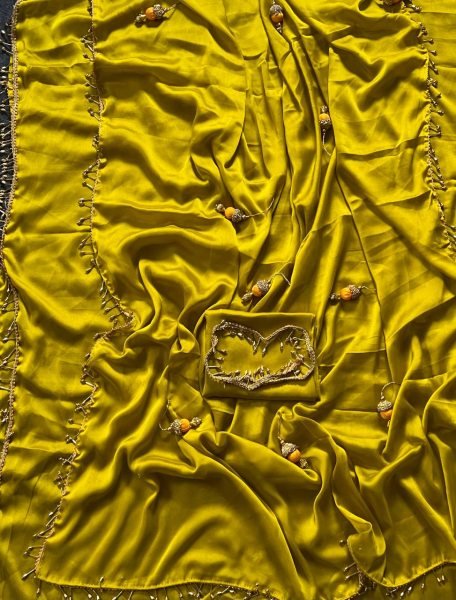 Enduring Yellow Simple Designer Saree for Women Ethnic Wear Silk Sarees Wholesale