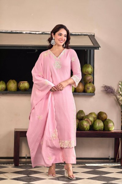 Ergonomic Chinon Kurti Pant Dupatta Set with Elegant Embroidery Work and Soft Micro Full Inner Embroidery Kurtis 