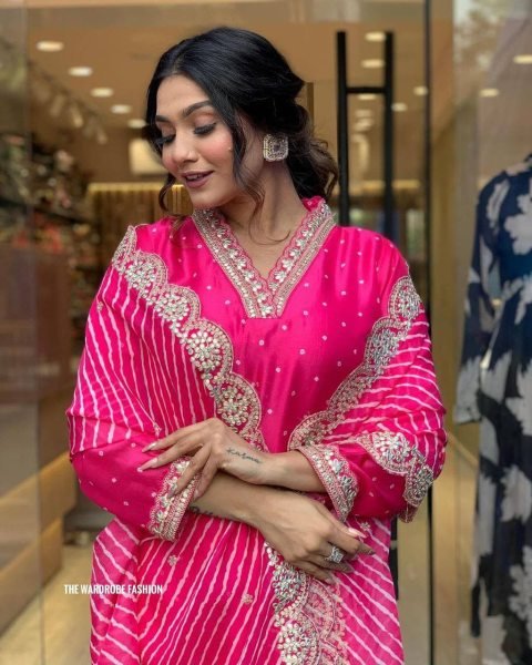 Ethereal Pink Heavy Chinon Silk Digital Print Kurti Pant Dupatta Set For Festival Printed Kurtis