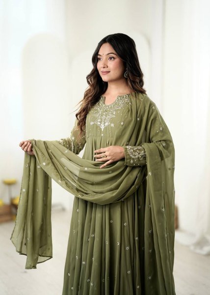 Ethnic Wear Pisat Faux Georgette Gown Set with Embroidered Dupatta at Wholesale Rate Ready To Wear Collection