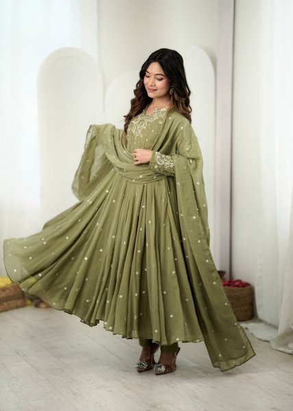 Ethnic Wear Pisat Faux Georgette Gown Set with Embroidered Dupatta at Wholesale Rate Ready To Wear Collection