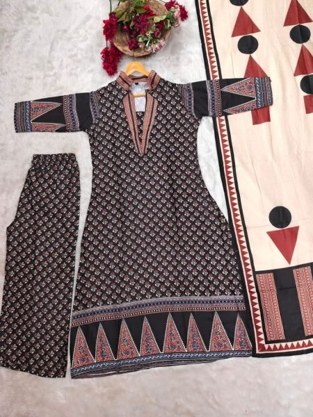 Exceptional Black Heavy Rayon Slub Printed Kurti Pant Dupatta Set for Festival Cotton Kurtis Wholesale