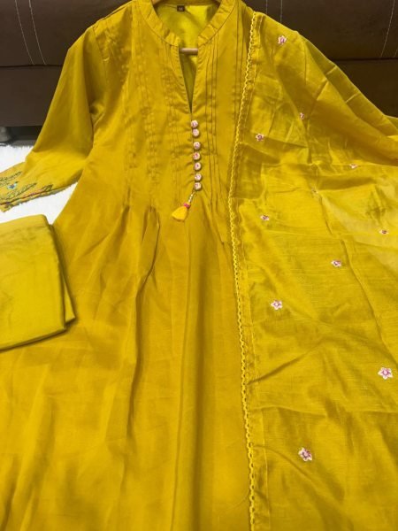 Exceptional Chanderi Silk Embroidered three piece kurti set for resellers Embroidery Kurtis 