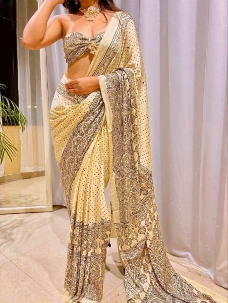 Exceptional Cream Gajji Silk Saree with Mirror Work Border and Matching Blouse For Festival Silk Sarees Wholesale