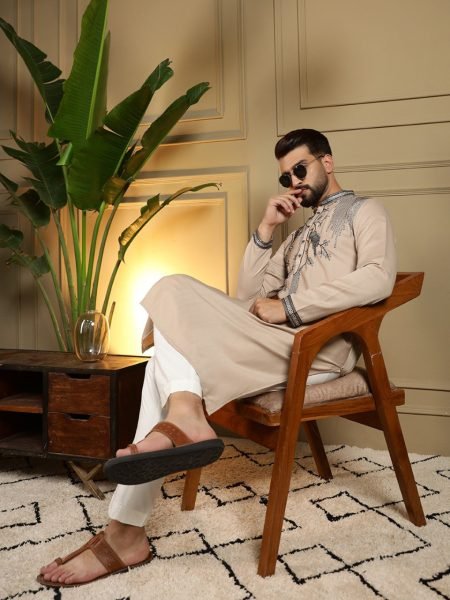 Exceptional Cream Men's Viscose Silk Kurta with Semi Cotton Chudidar Set Kurta Pajama Wholesale