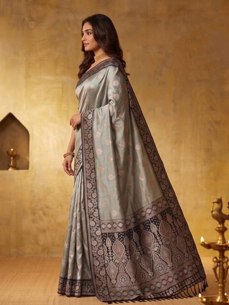 Exceptional Grey Designer Silk Blend Saree with Designer Pallu at Manufacturer Rate Silk Sarees Wholesale