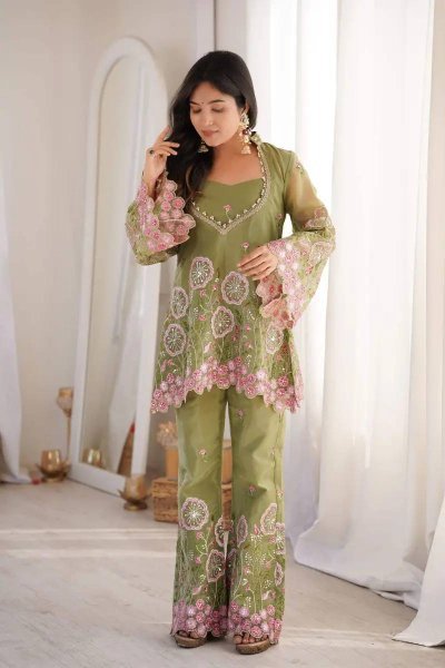 Exclusive Saga Green Silk Cordset With Floral Embroidery Bell Slleves For Women Ready To Wear Collection