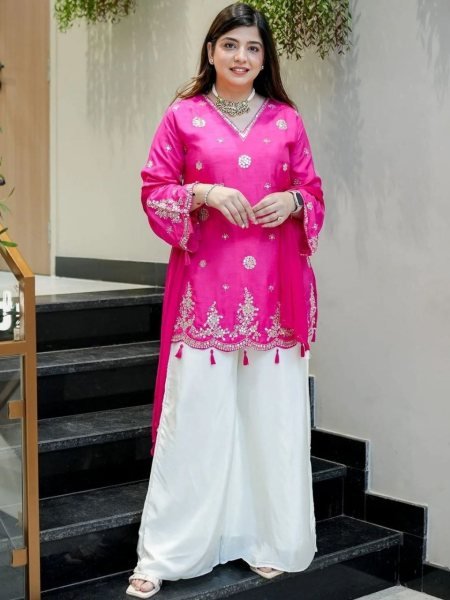 Exquisite Pink Pure Viscose Silk Embroidered Kurti Pant Set with Nazmin Dupatta Ready To Wear Collection
