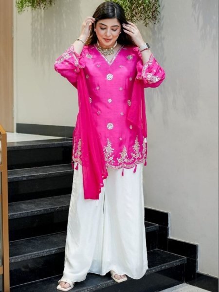 Exquisite Pink Pure Viscose Silk Embroidered Kurti Pant Set with Nazmin Dupatta Ready To Wear Collection