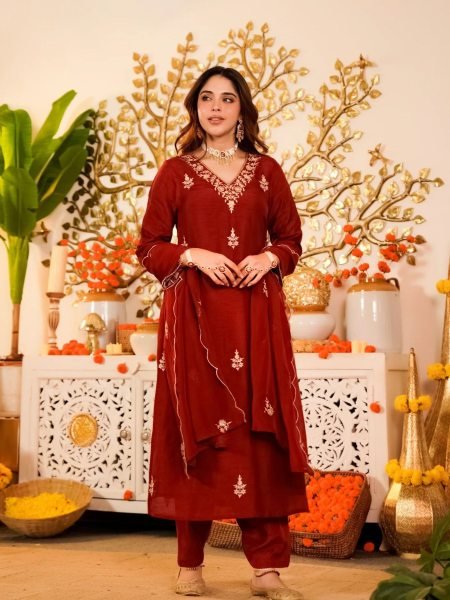 Exquisite Red Trendy Embroidered Kurti Set with Organza Dupatta Kurtis