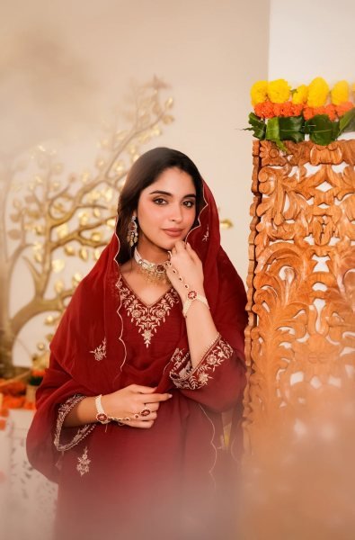 Exquisite Red Trendy Embroidered Kurti Set with Organza Dupatta Embroidery Kurtis 