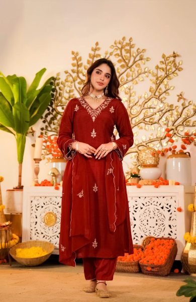 Exquisite Red Trendy Embroidered Kurti Set with Organza Dupatta Embroidery Kurtis 