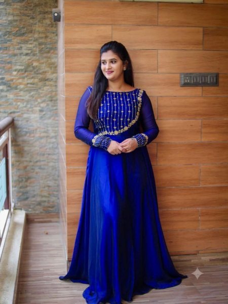 Exquisite Royal Blue Georgette Gwon With Full Sleeves For Dropshipping Supplier Kurtis