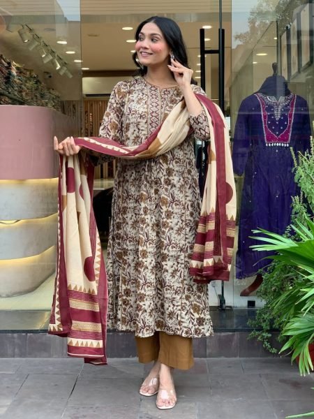 Fabulous Printed Magic Cotton Flared Kurti Pant Set with Mul Cotton Dupatta for Ethnic Wear Anarkali Kurtis 