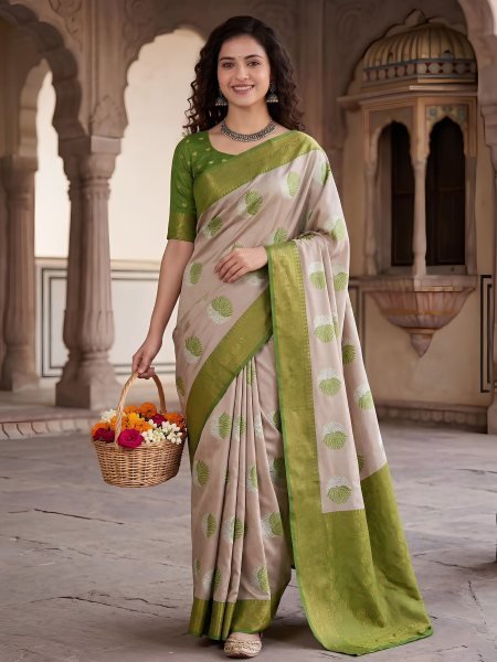 Fascinating Green Banarasi Silk Saree with Rich Pallu and Unique Zari Border For Festival Sarees 