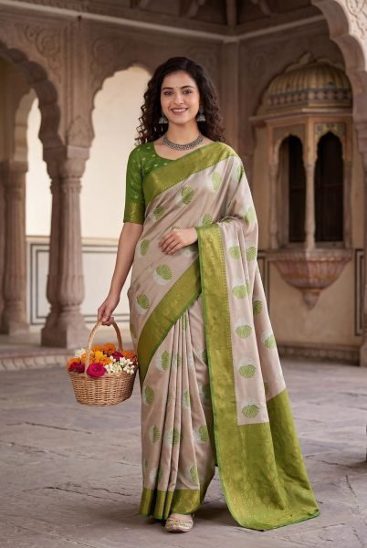 Fascinating Green Banarasi Silk Saree with Rich Pallu and Unique Zari Border For Festival Silk Sarees Wholesale
