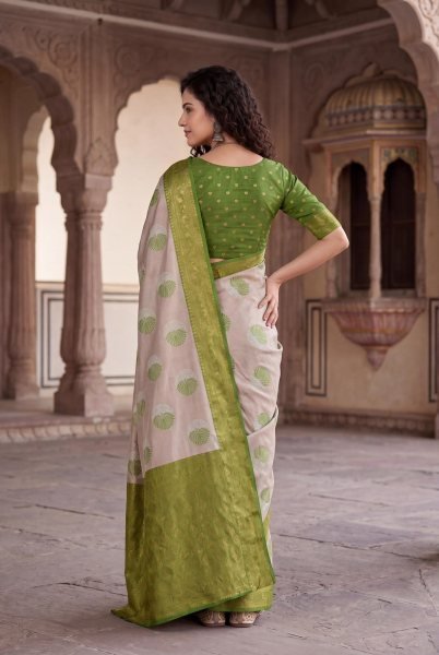 Fascinating Green Banarasi Silk Saree with Rich Pallu and Unique Zari Border For Festival Silk Sarees Wholesale
