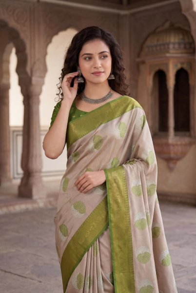 Fascinating Green Banarasi Silk Saree with Rich Pallu and Unique Zari Border For Festival Silk Sarees Wholesale