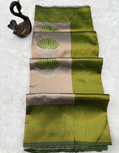 Fascinating Green Banarasi Silk Saree with Rich Pallu and Unique Zari Border For Festival Silk Sarees Wholesale