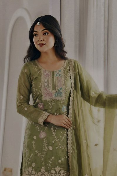 Fascinating Green Embroidered Fendy Silk Suit with Dupatta for Festive Wear Ready To Wear Collection