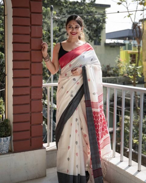 Fascinating White Linen Cotton Saree with Matching Blouse for Bluk Order  Printed Cotton Sarees Wholesale