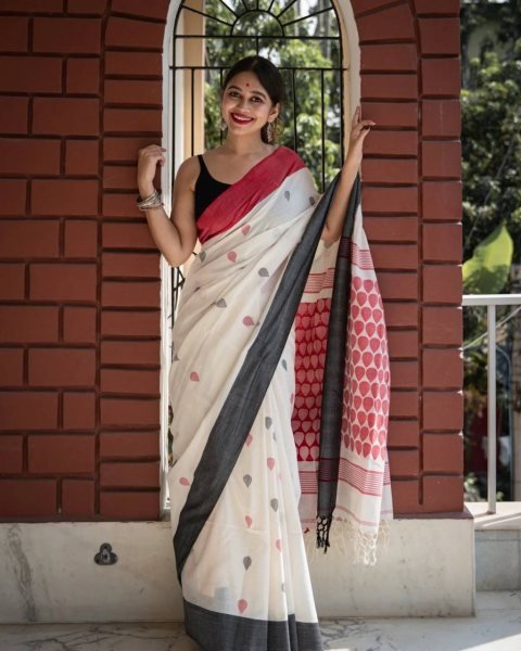 Fascinating White Linen Cotton Saree with Matching Blouse for Bluk Order  Printed Cotton Sarees Wholesale