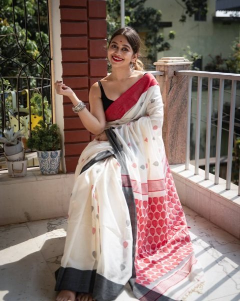 Fascinating White Linen Cotton Saree with Matching Blouse for Bluk Order  Printed Cotton Sarees Wholesale