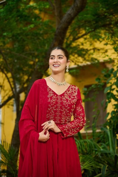 Festival-ready Maroon  Faux Blooming Multithread Beads Embroidery Suit Set with V Neck Design   Dupatta  at Manufacturer Rate Anarkali Kurtis 