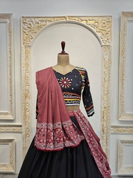 Traditional Muslin Cotton Lehenga Choli with Mirror Detailing Celebrate Navratri in Style Navratri Lehnega Choli