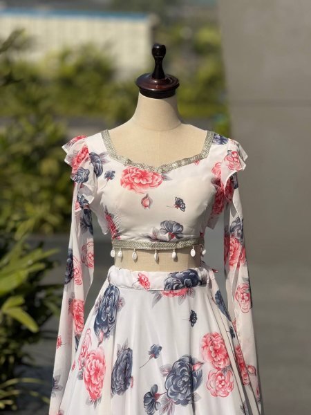 Festive Special White Kalamkari Lehenga with Attached Dupatta Pattern Designer Lehenga Choli