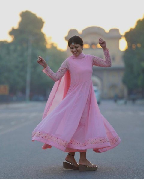 Fox Georgette With Attractive Embroidery Anarkali Kurti With Dupatta Kurti With Dupatta Wholesale